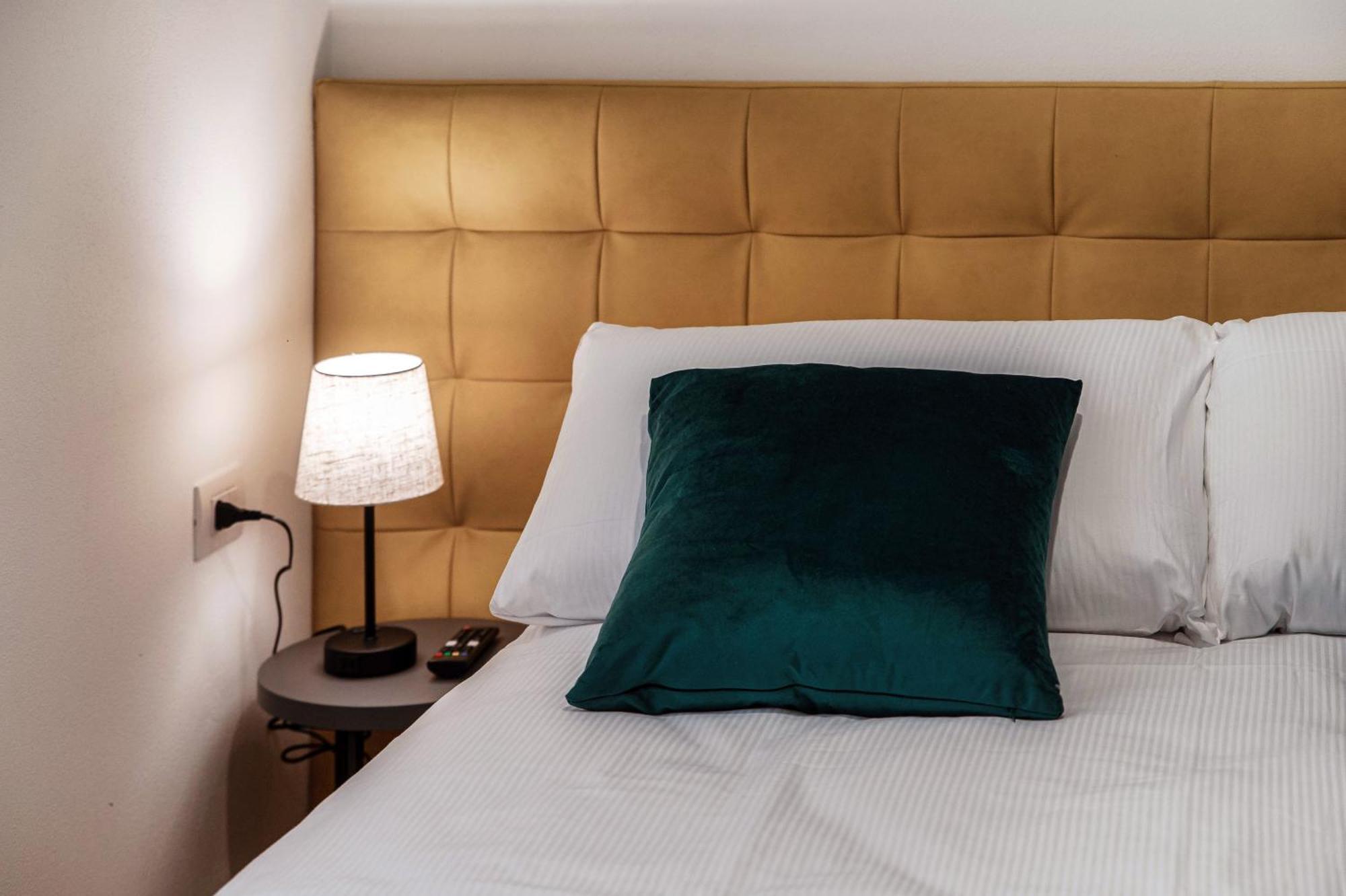 Guesthouse Lake'S Vibes - The House Of Travelers Como Exterior foto